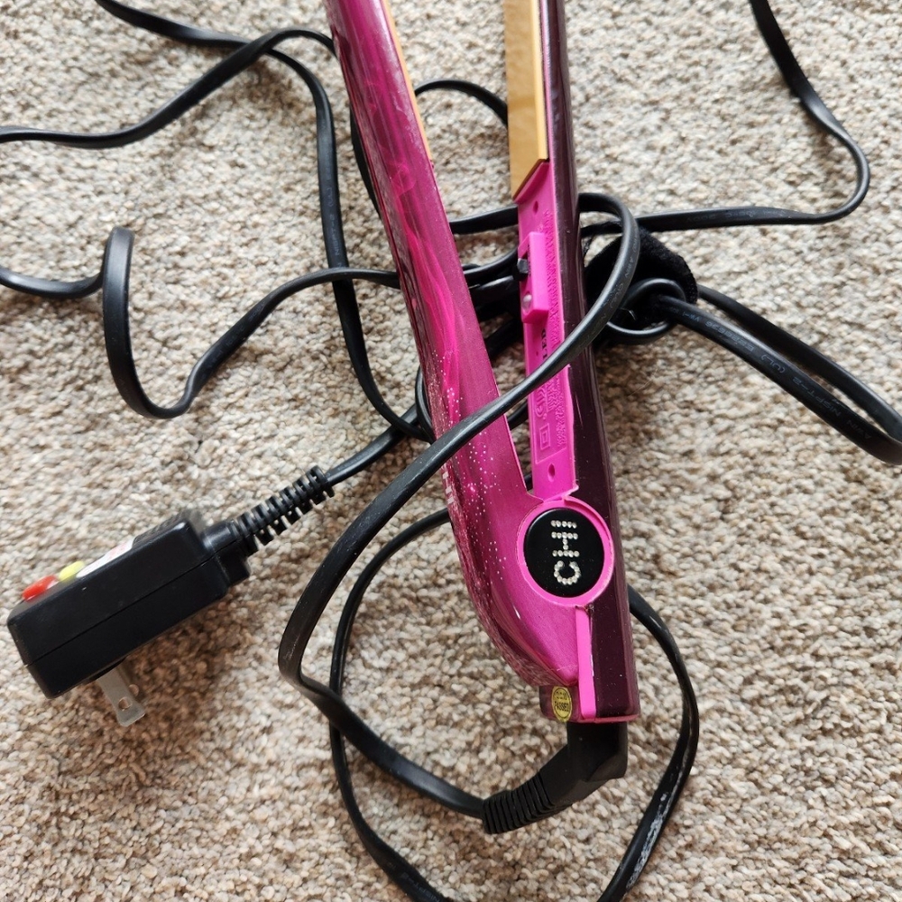 AUTH ICONIC CHI HOT PINK LOGO RHINESTONE SIDED WORKING EUC HAIR STRAIGHTENER